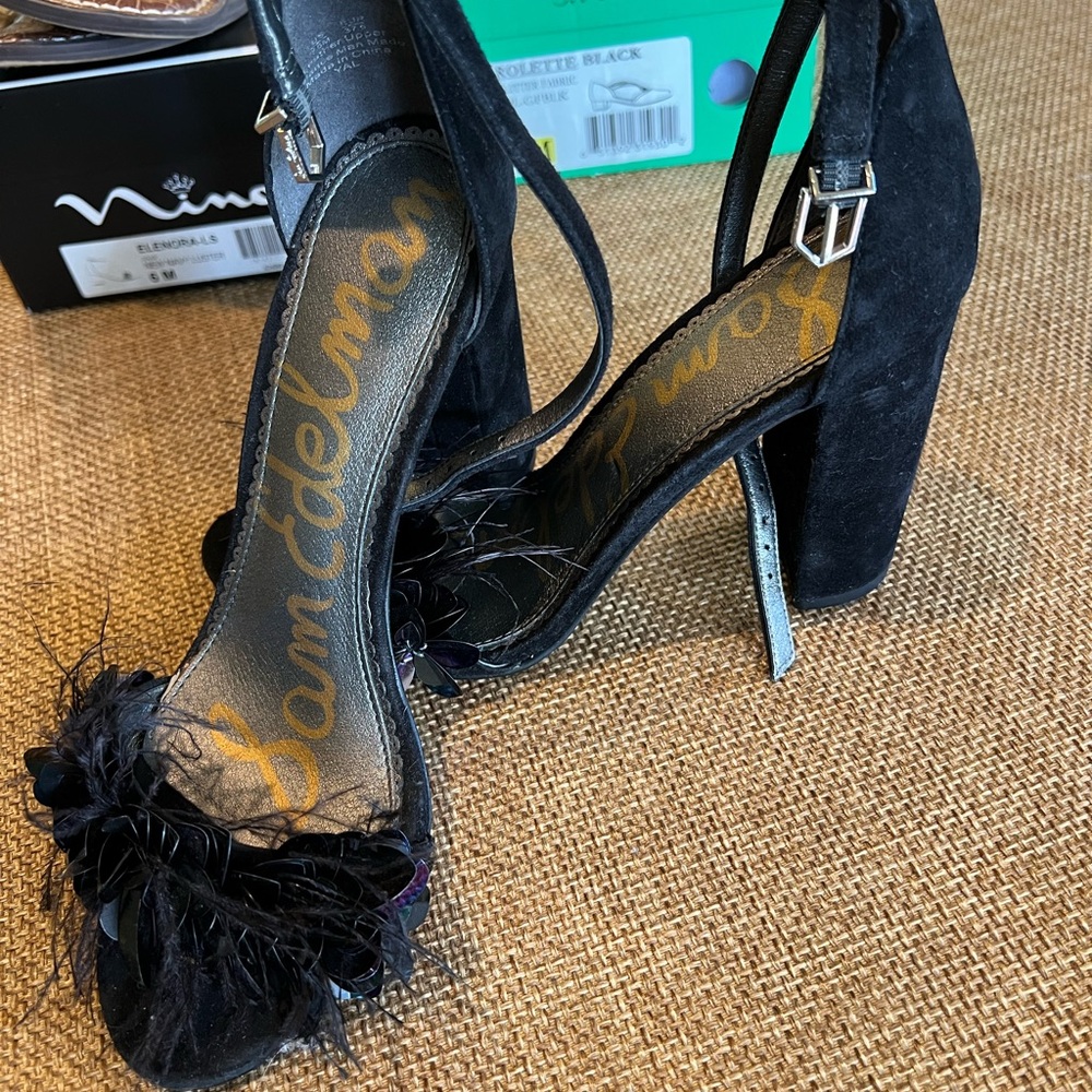 Sam Edelman womens black block heel with feathers.